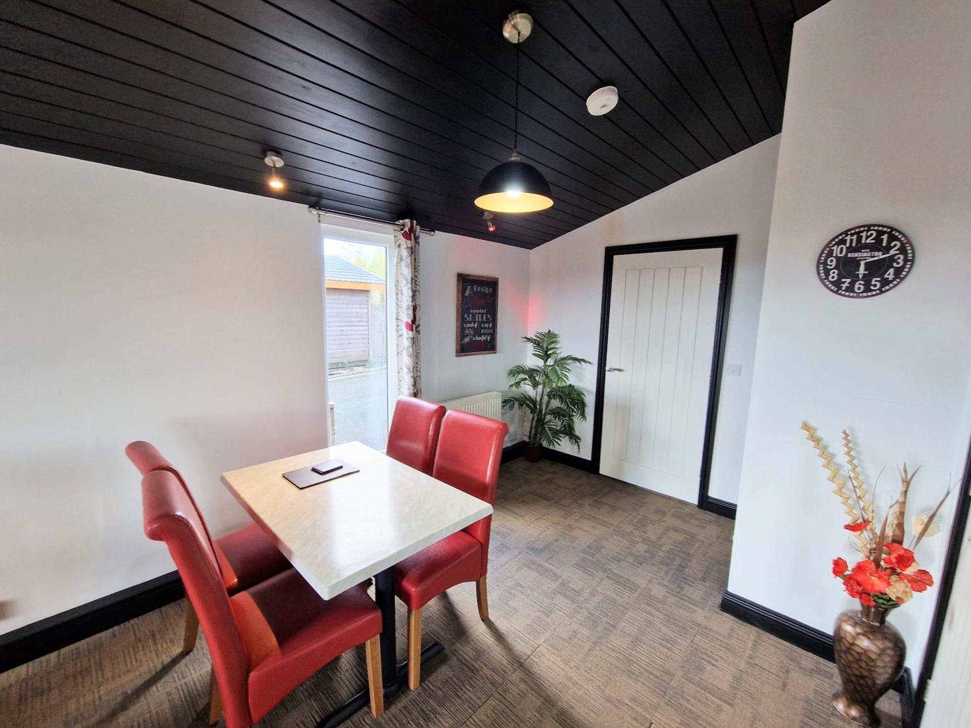 Ochil 9 With Private Hot Tub - Fife - Loch Leven - Lomond Hills - Pet Friendly Villa Kelty Exteriör bild
