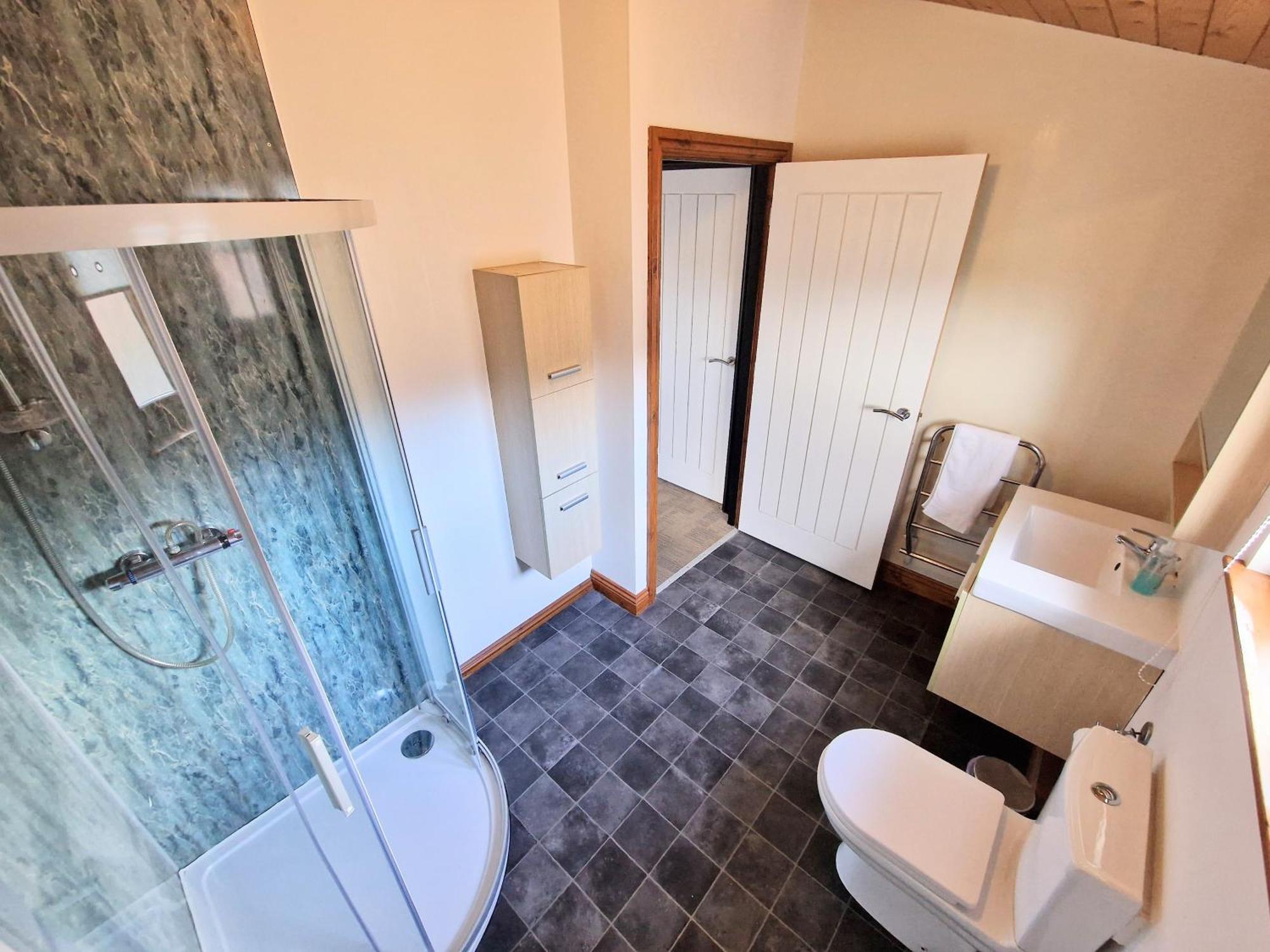 Ochil 9 With Private Hot Tub - Fife - Loch Leven - Lomond Hills - Pet Friendly Villa Kelty Exteriör bild