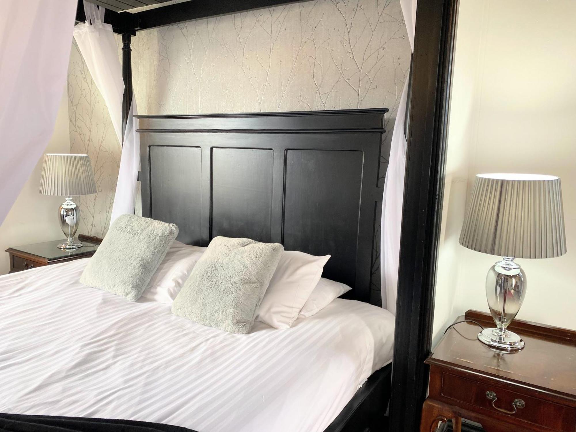 Ochil 9 With Private Hot Tub - Fife - Loch Leven - Lomond Hills - Pet Friendly Villa Kelty Exteriör bild