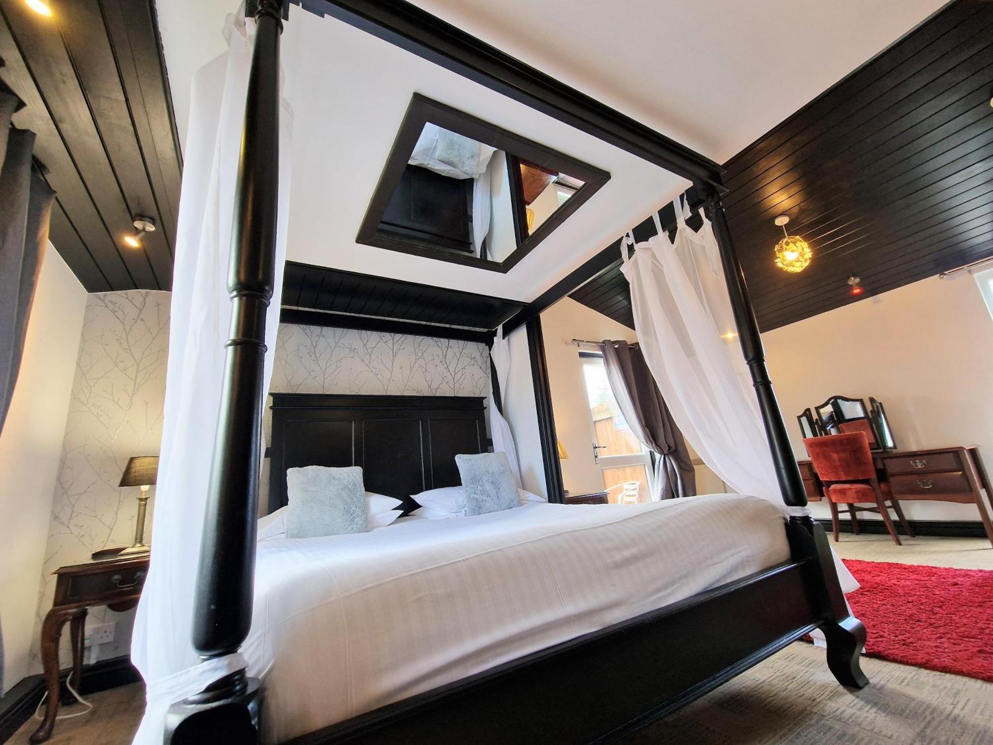 Ochil 9 With Private Hot Tub - Fife - Loch Leven - Lomond Hills - Pet Friendly Villa Kelty Exteriör bild